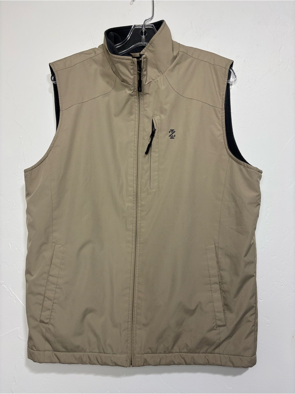 IZOD Men's Small Full Zip Softshell Vest Fleece Lined Beige Neutral Jacket